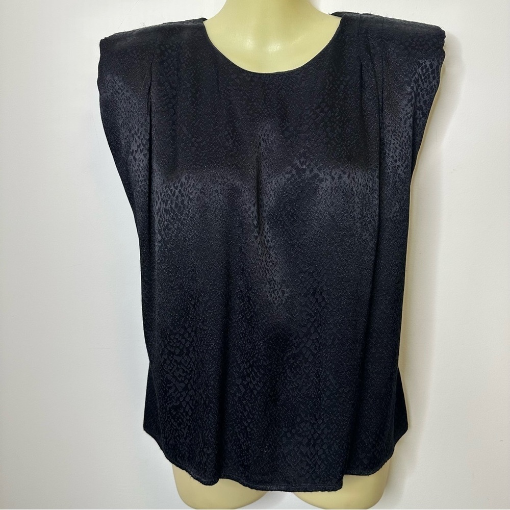 DO+BE Black Sleeveless Muscle Tee Blouse